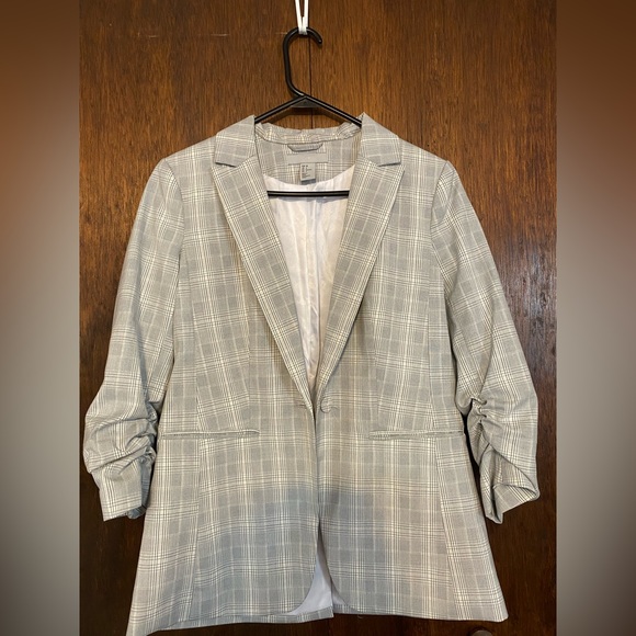 Classy white and gray blazer jacket - Picture 1 of 7